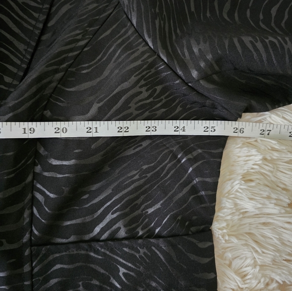 T Milano Black Zebra Skin 2 Piece Suit size 22W - Picture 11 of 16